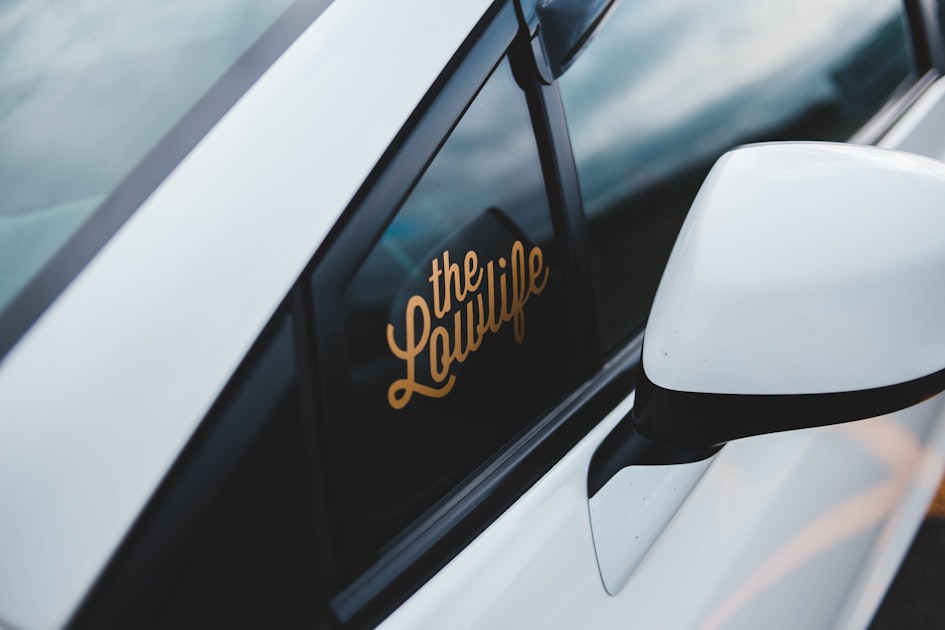 The Benefits of Vehicle Decals